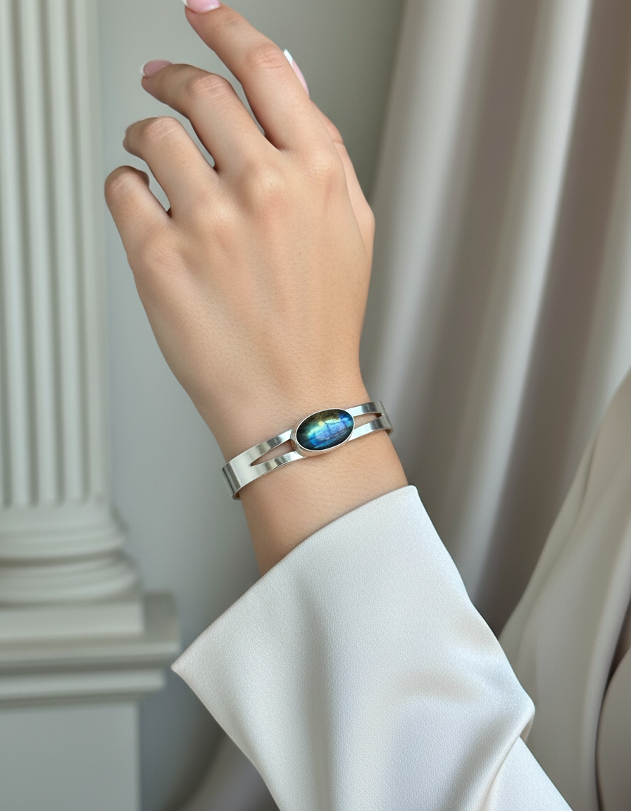 Arabic model with perfectly fitted Essence Collection Serenity bracelet
