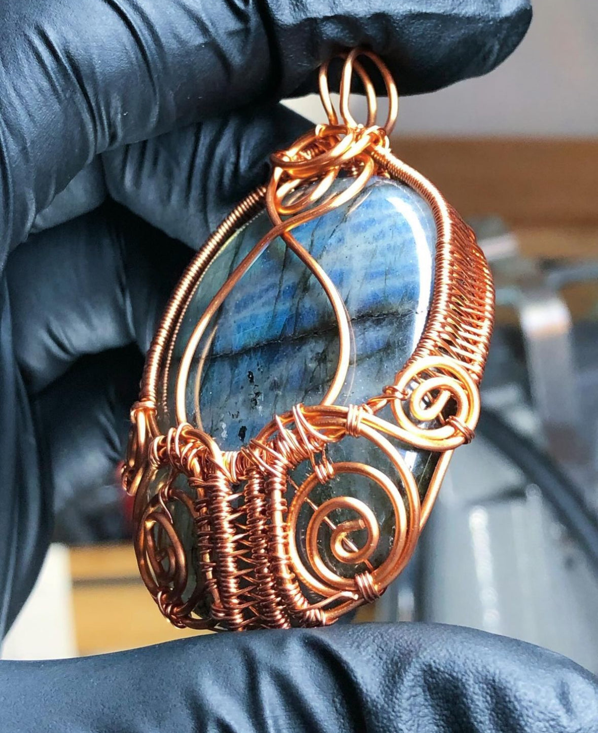 Labradorite Copper Pendant - Tektaineum Style - Premium