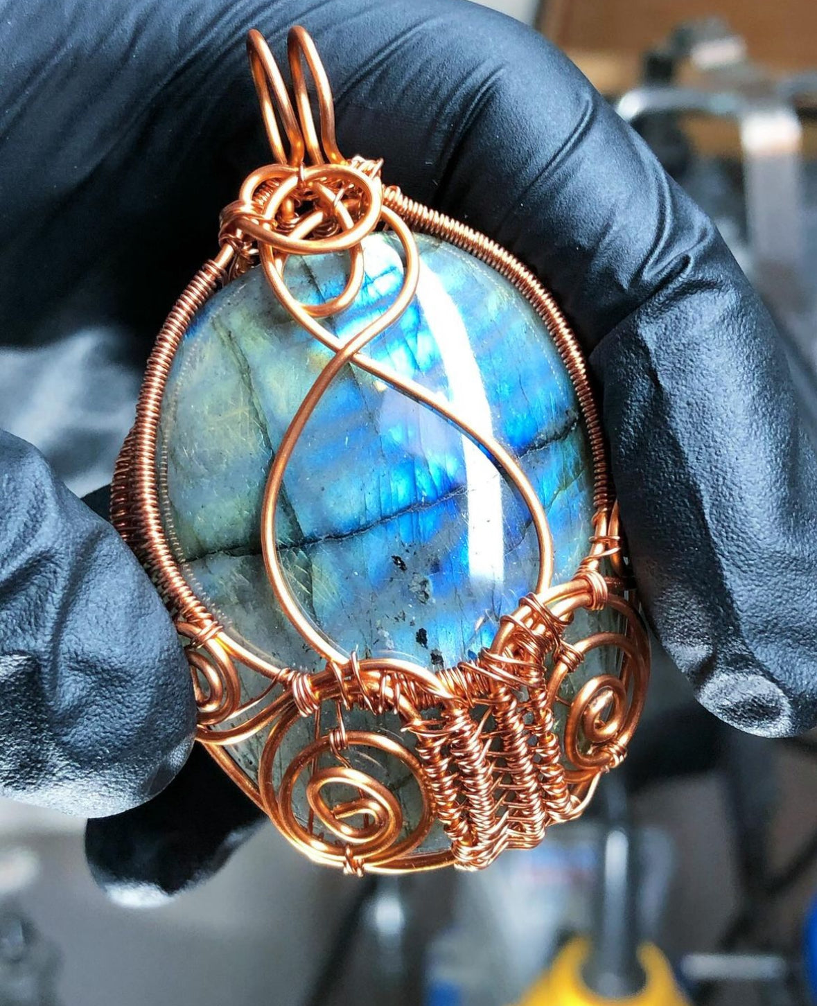 Labradorite Copper Pendant - Tektaineum Style - Premium