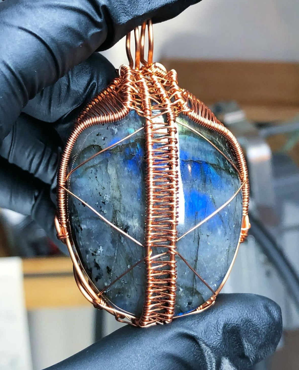 Labradorite Copper Pendant - Tektaineum Style - Premium