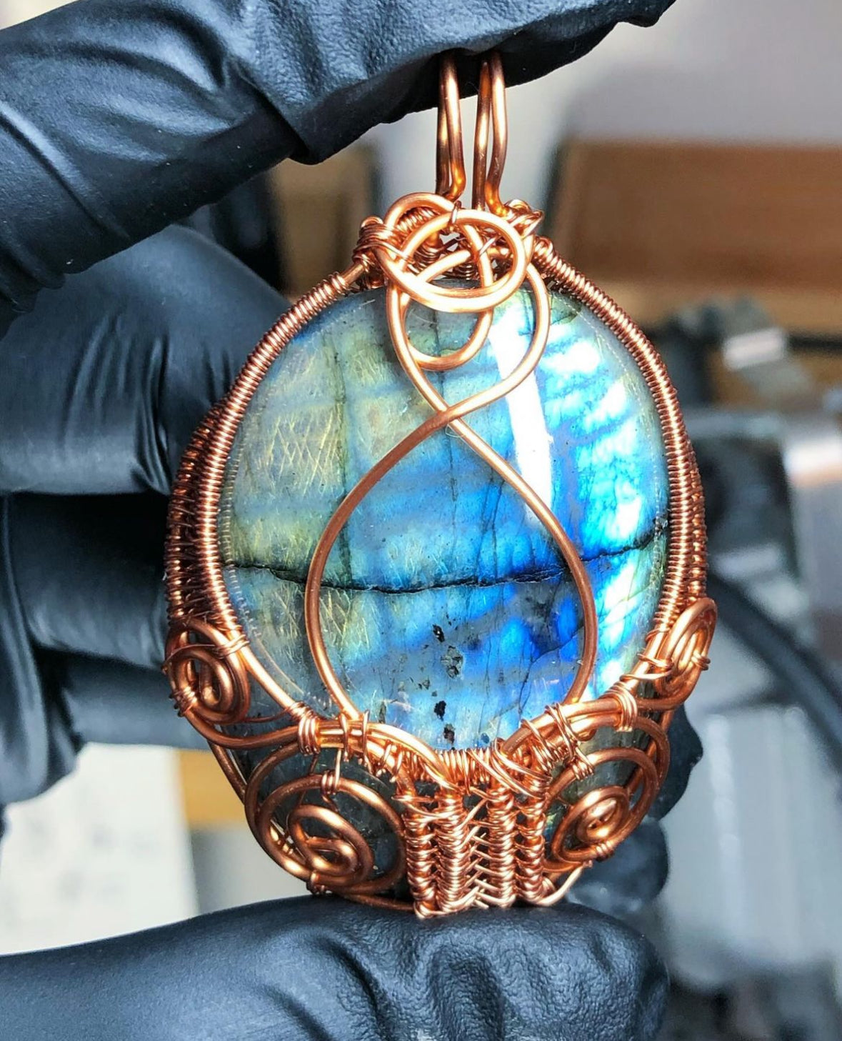 Labradorite Copper Pendant - Tektaineum Style - Premium