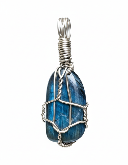 Clean studio lighting blue labradorite